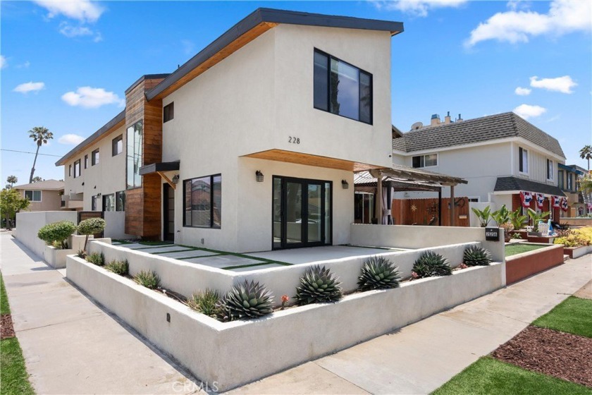 Discover coastal living at its finest in this smartly designed - Beach Home for sale in Huntington Beach, California on Beachhouse.com