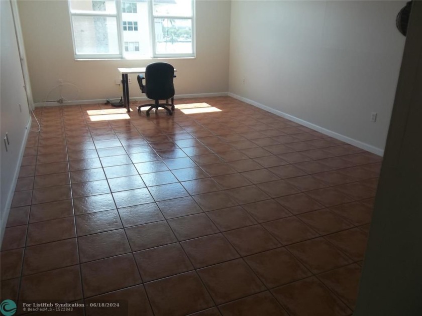 LARGE ONE BEDROOM UNIT . GREAT LOCATION ACROSS THE STREET FROM - Beach Condo for sale in Hallandale Beach, Florida on Beachhouse.com