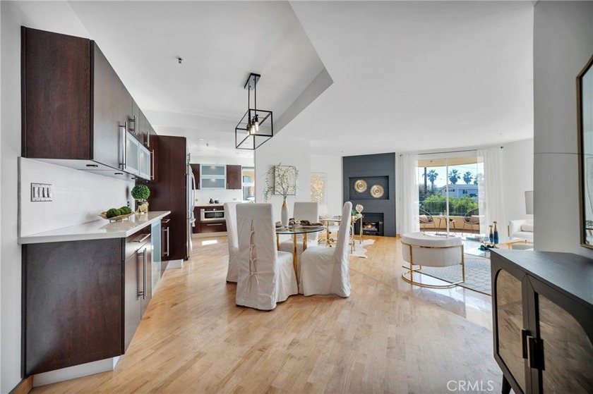 Sophisticated Coastal Living in the Iconic Venice Renaissance - Beach Condo for sale in Venice, California on Beachhouse.com