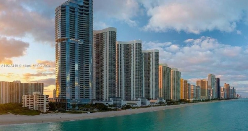 INVESTORS! GREAT OPORTUNITY TO BUY A 2 BED CONDO AT A 1 BED - Beach Condo for sale in Sunny Isles Beach, Florida on Beachhouse.com