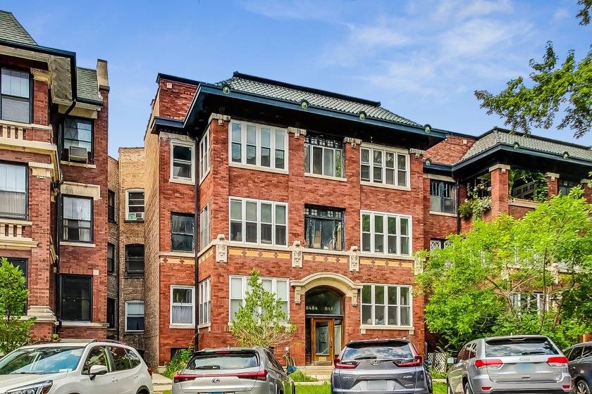 Nestled in the heart of East Hyde Park, only blocks from - Beach Home for sale in Chicago, Illinois on Beachhouse.com