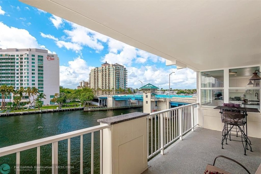 EXCEPTIONAL UNIT WITH SPECTACULAR VIEWS, WATCH THE SUNSETS AND - Beach Condo for sale in Fort Lauderdale, Florida on Beachhouse.com