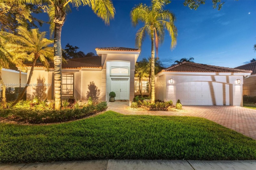 Beautiful one story home that is ready to move in with - Beach Home for sale in Weston, Florida on Beachhouse.com