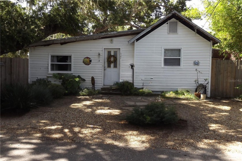 Investment Opportunity in 1920s Gulfport Home!  It presents an - Beach Home for sale in Gulfport, Florida on Beachhouse.com