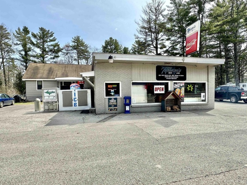 Have you ever dreamed of owning your own business? Look no - Beach Commercial for sale in Escanaba, Michigan on Beachhouse.com