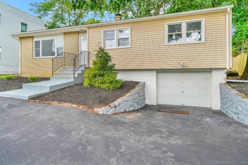 Welcome to 210 Forest Road! This charming 3-bedroom ranch-style - Beach Home for sale in West Haven, Connecticut on Beachhouse.com