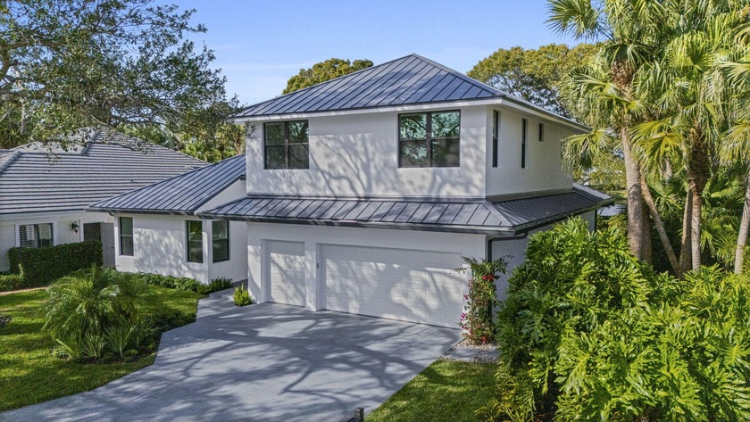 Newly renovated 4 -bedroom, 4-bathroom home in prestigious gated - Beach Home for sale in Jupiter, Florida on Beachhouse.com