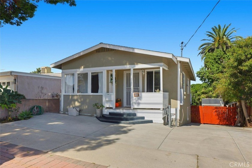 **Be sure to view the Virtual Tour** Welcome to 858 W Oliver St - Beach Home for sale in San Pedro, California on Beachhouse.com