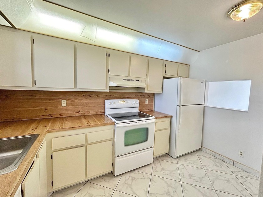 2 Bedroom 2 bath condo with fantastic courtyard view  from the - Beach Condo for sale in Lake Worth, Florida on Beachhouse.com