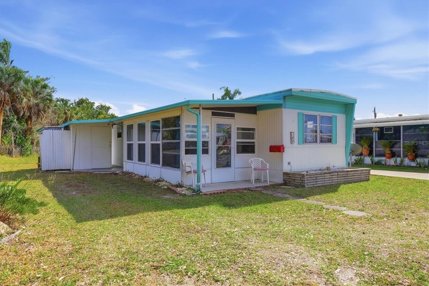 Welcome to easy Florida living in this beautifully maintained - Beach Home for sale in Englewood, Florida on Beachhouse.com