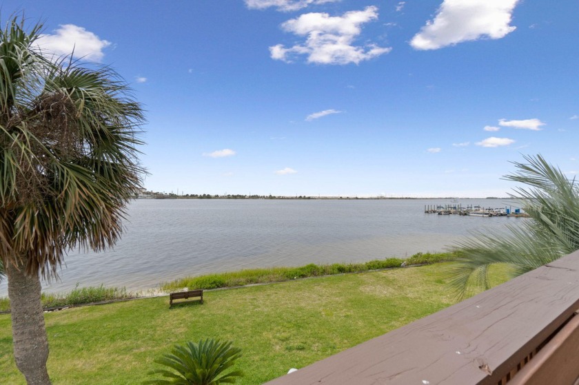 ''Experience waterfront living in this cozy 1 bed, 1 bath condo - Beach Condo for sale in Fort Walton Beach, Florida on Beachhouse.com