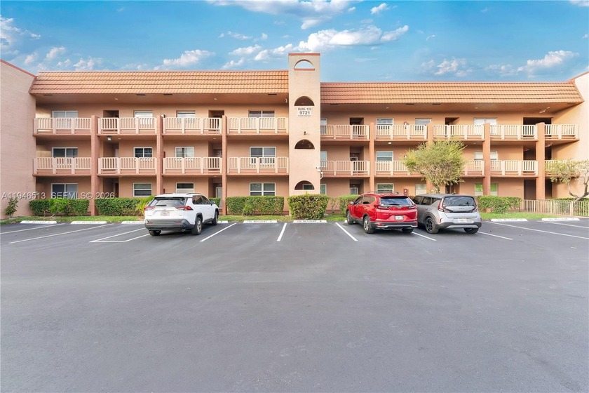 Spacious and well-maintained 2-bedroom, 2-bath unit located in - Beach Condo for sale in Sunrise, Florida on Beachhouse.com