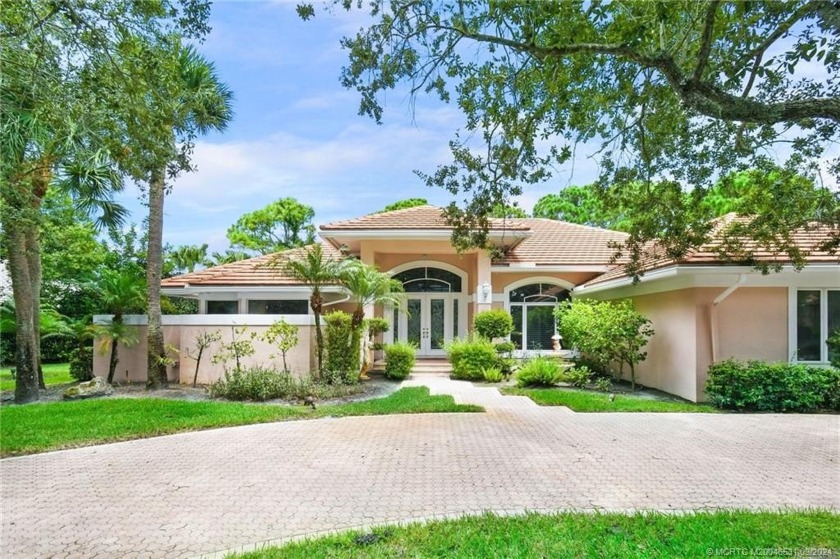 Estate home in Willoughby Golf Club with great view of the 4th - Beach Home for sale in Stuart, Florida on Beachhouse.com