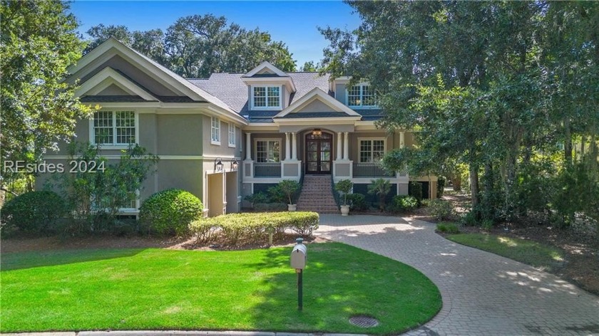 A must see! Elegant 6 BR | 6.5 BA 2nd-Row home in prestigious - Beach Home for sale in Hilton Head Island, South Carolina on Beachhouse.com