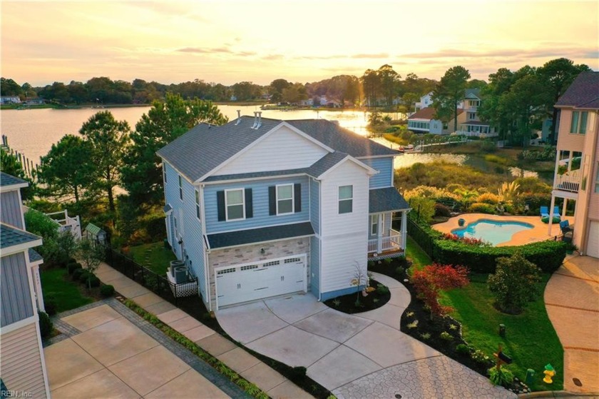 Spectacular .45 acre direct waterfront home in a boater's - Beach Home for sale in Norfolk, Virginia on Beachhouse.com