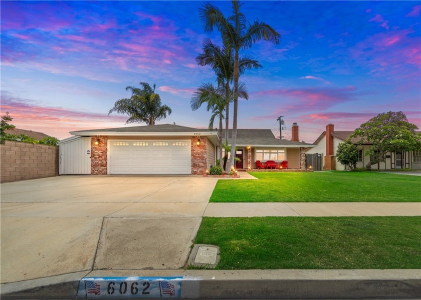 Welcome home! This beautifully remodeled 4-bedroom, 2-bath home - Beach Home for sale in Huntington Beach, California on Beachhouse.com