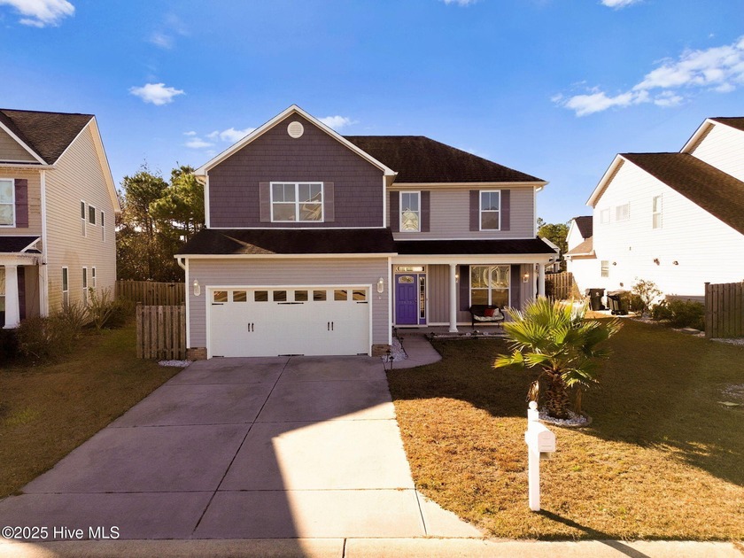 Beautiful 3 Bedroom/2.5 Bath + Bonus Room/Loft, 2 story home in - Beach Home for sale in Leland, North Carolina on Beachhouse.com