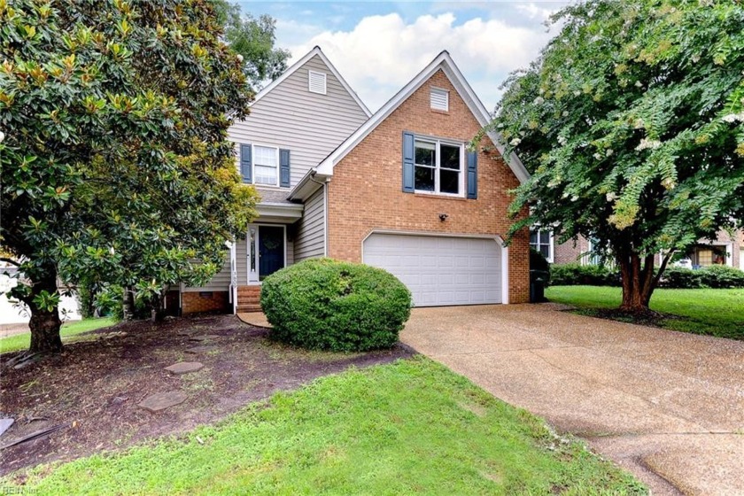 Spruced up and price improved! This spacious home in beautiful - Beach Home for sale in Williamsburg, Virginia on Beachhouse.com