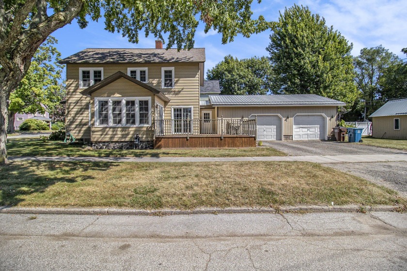 City of Ludington - Spacious Victorian charmer, situated on a - Beach Home for sale in Ludington, Michigan on Beachhouse.com