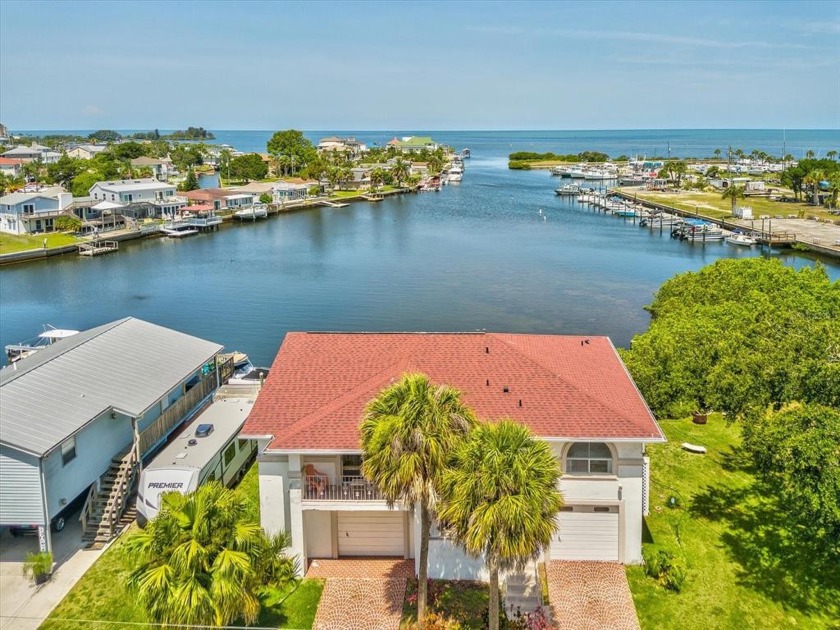 105 feet of waterfront! This home certainly has a million dollar - Beach Home for sale in Hudson, Florida on Beachhouse.com