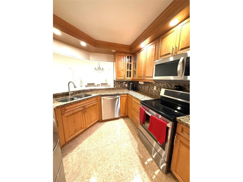 MOTIVATED SELLER!! Spacious 2-bedroom / 2-bathroom apartment - Beach Condo for sale in Sunrise, Florida on Beachhouse.com