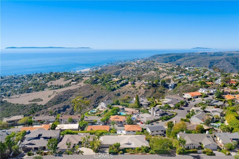 A truly exceptional offering in the heart of the Top of the - Beach Home for sale in Laguna Beach, California on Beachhouse.com