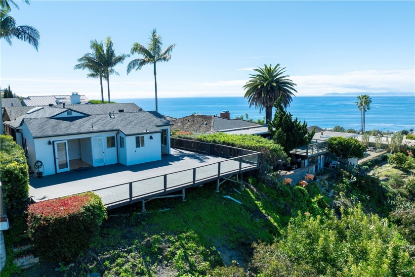 Welcome to 984 Summit Drive, a captivating coastal retreat - Beach Home for sale in Laguna Beach, California on Beachhouse.com