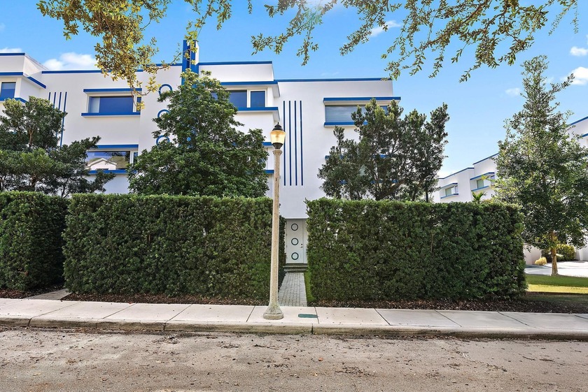 Combine the vibrancy of downtown living with the comfort and - Beach Townhome/Townhouse for sale in West Palm Beach, Florida on Beachhouse.com