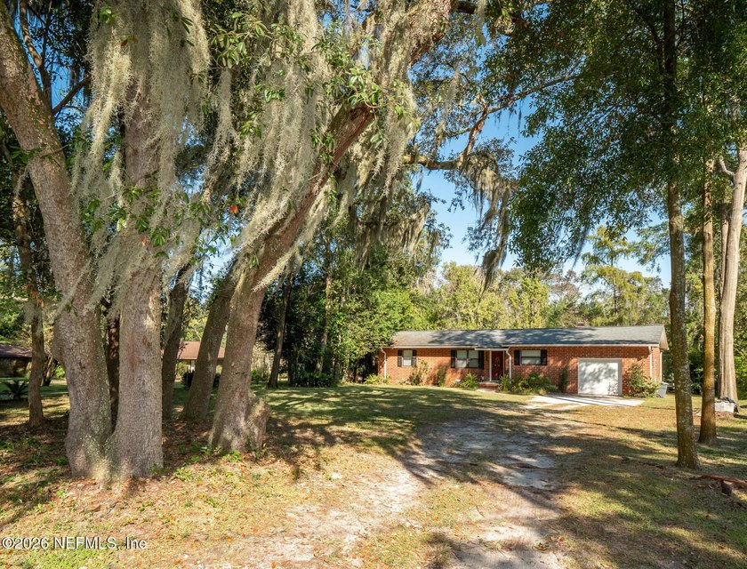 Looking to live on the water? Beautiful all brick waterfront - Beach Home for sale in Jacksonville, Florida on Beachhouse.com