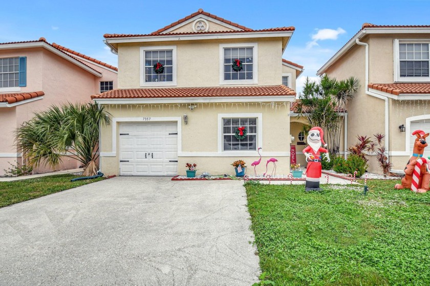 Welcome to this stunning 3-bedroom, 2.5-bathroom townhome - Beach Townhome/Townhouse for sale in Lake Worth, Florida on Beachhouse.com