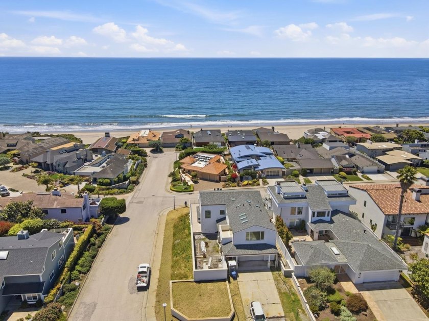 Light and bright Seascape townhouse in coveted beach - Beach Condo for sale in Aptos, California on Beachhouse.com