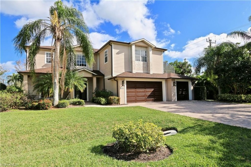 Gorgeous 5 bedroom House! Located centrally, you'll have easy - Beach Home for sale in Naples, Florida on Beachhouse.com