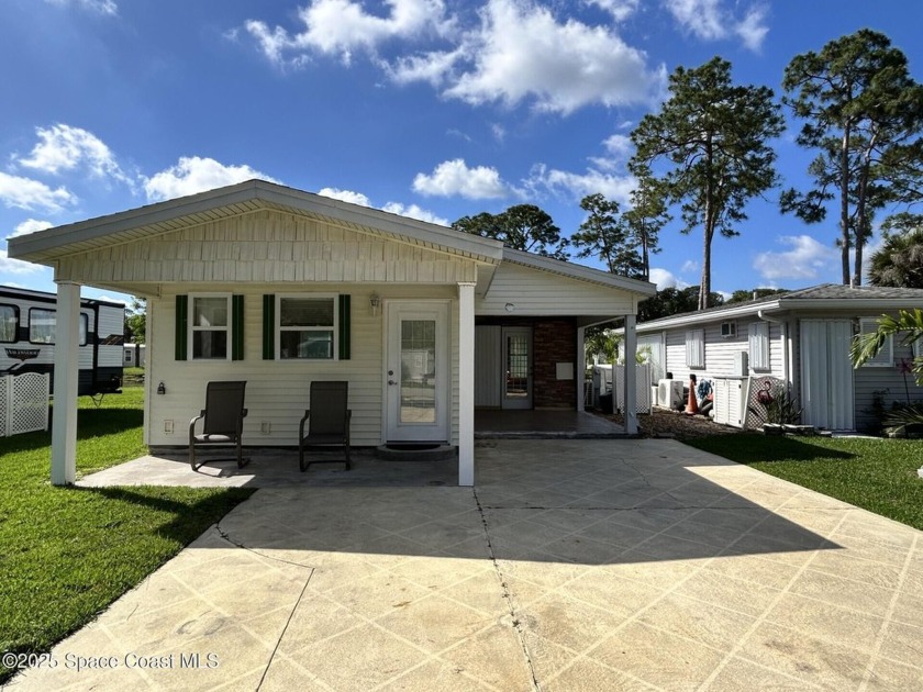 Welcome home! This quaint, custom built executive suite is - Beach Home for sale in Titusville, Florida on Beachhouse.com