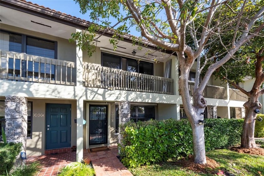 Bayview Village is a unique complex of 55 townhouses surrounding - Beach Condo for sale in Fort Lauderdale, Florida on Beachhouse.com