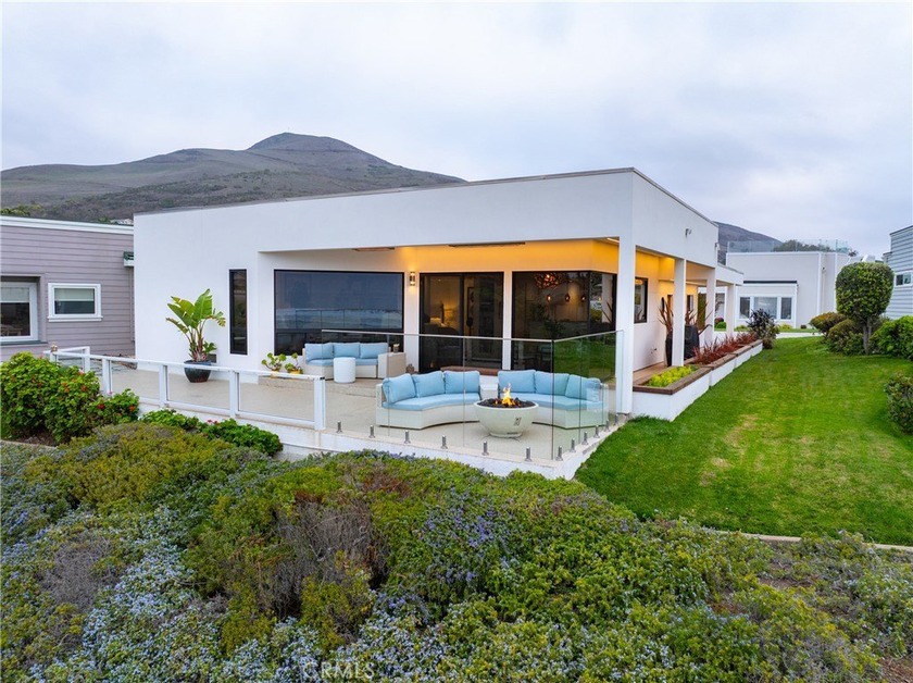 One-of-a-kind oceanfront home on Studio Drive, angled beside - Beach Home for sale in Cayucos, California on Beachhouse.com