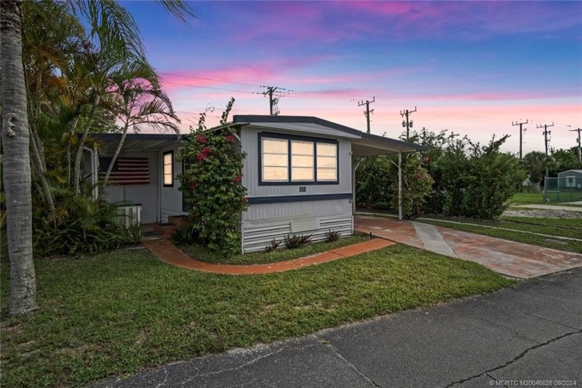 Welcome home with Possible Owner Financing @ 50% down! This - Beach Home for sale in Jensen Beach, Florida on Beachhouse.com