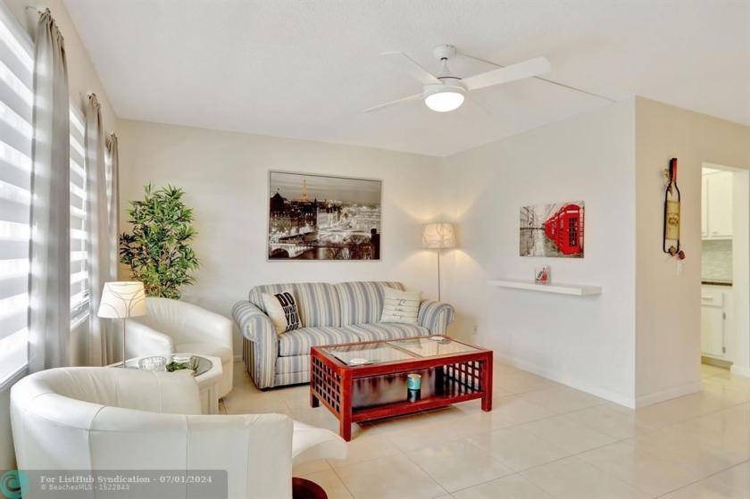 GORGEOUS MODERN UPDATED 1 BEDROOM, 1.5 BATHROOMS 4TH FLOOR CONDO - Beach Condo for sale in Deerfield Beach, Florida on Beachhouse.com