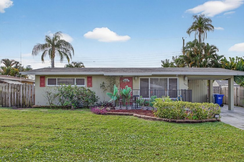 Adorable 3 bedroom 2 bath home in Cypress Estates. Near shops - Beach Home for sale in Pompano Beach, Florida on Beachhouse.com