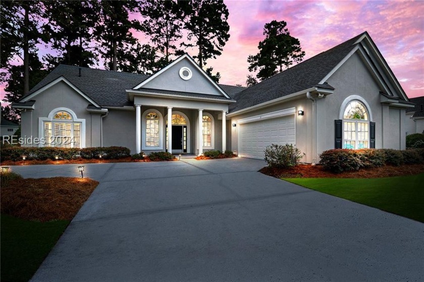 Beautifully remodeled Home with spectacular views of large - Beach Home for sale in Bluffton, South Carolina on Beachhouse.com