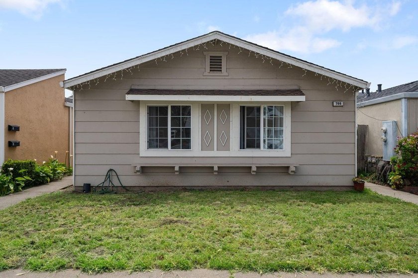 Please do not disturb occupants. Wonderfully maintained CASH - Beach Home for sale in Half Moon Bay, California on Beachhouse.com