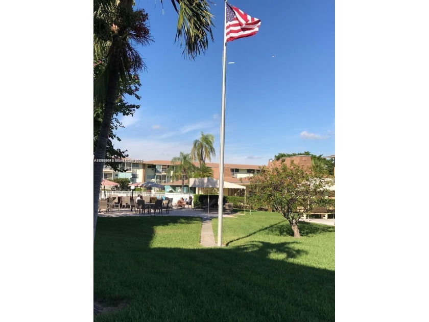 ***PRICE TO SELL!*** Welcome to your new home in the heart of a - Beach Condo for sale in Miami, Florida on Beachhouse.com