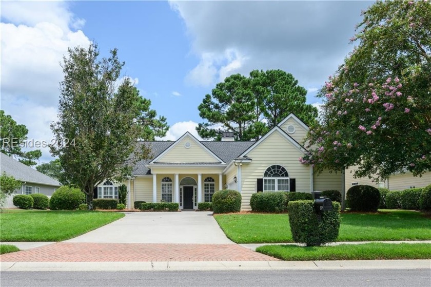 Looking for a home with a golf view? Take a look at this lovely - Beach Home for sale in Bluffton, South Carolina on Beachhouse.com