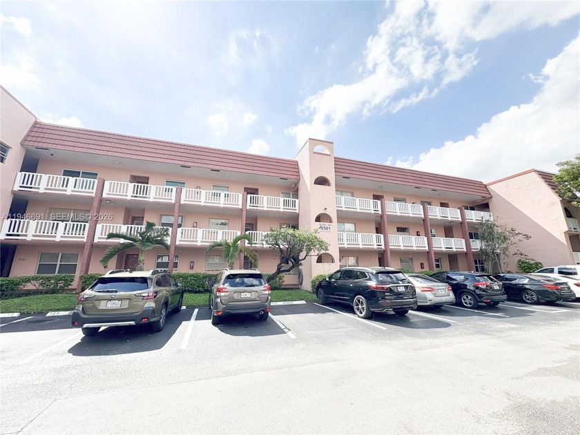 Immaculate and beautifully updated unit in a desirable 55+ - Beach Condo for sale in Sunrise, Florida on Beachhouse.com