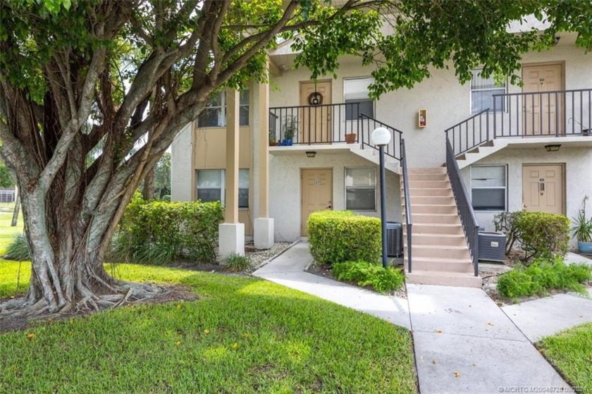 MOTIVATED SELLER encourages all offers!  End unit with extra - Beach Condo for sale in Stuart, Florida on Beachhouse.com