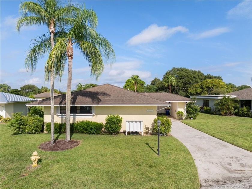 Charming AS-IS  2-bed, 2-bath home with a carport in the - Beach Home for sale in Stuart, Florida on Beachhouse.com