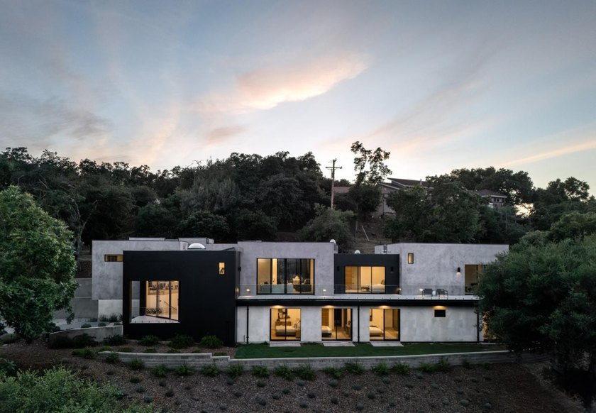 Set on a sprawling 2.02-acre lot with panoramic views of the - Beach Home for sale in Los Altos Hills, California on Beachhouse.com