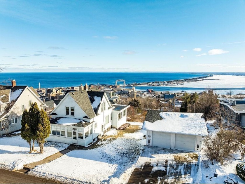 Welcome to this lovely 3Bed, 2Bath home on Skyline Parkway - Beach Home for sale in Duluth, Minnesota on Beachhouse.com