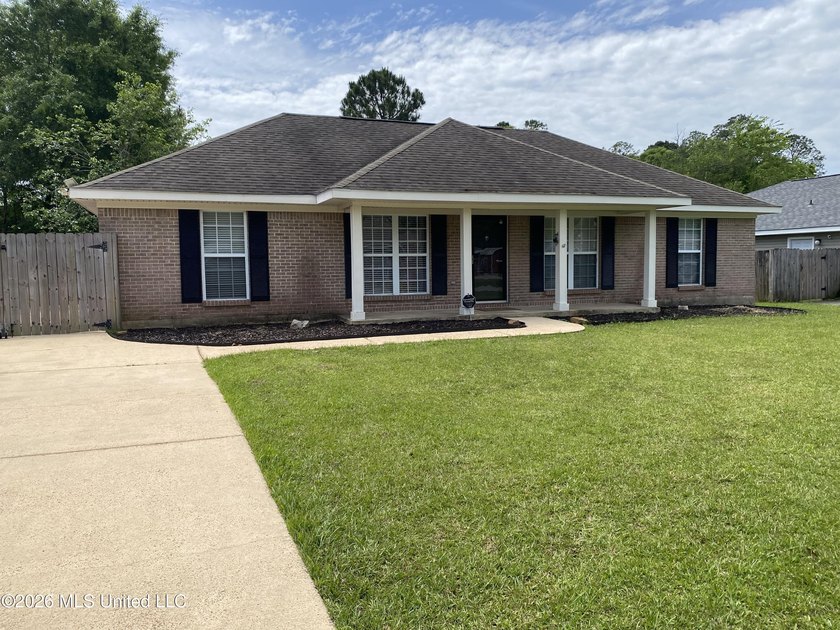 Move in Ready. 4 bedrooms, 2 baths, well maintained home. This - Beach Home for sale in Gautier, Mississippi on Beachhouse.com