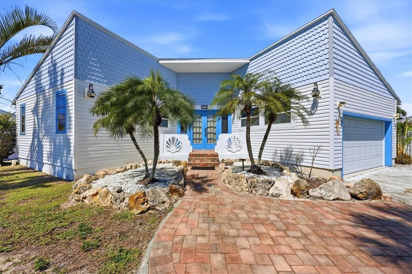 This adorable and unique two bedroom, two bathroom home is - Beach Home for sale in Englewood, Florida on Beachhouse.com