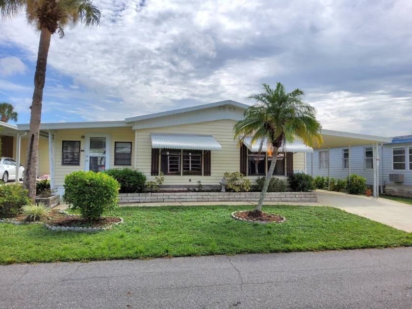 **Charming 2 Bedroom, 2 Bath Manufactured Home in Colony Cove - Beach Home for sale in Ellenton, Florida on Beachhouse.com